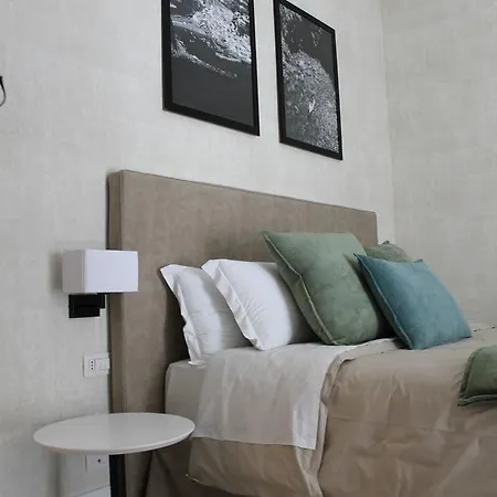 בית הארחה Bed No Breakfast Ak 2 נאפולי