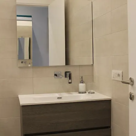 Bed No Breakfast Ak 2 בית הארחה 3*